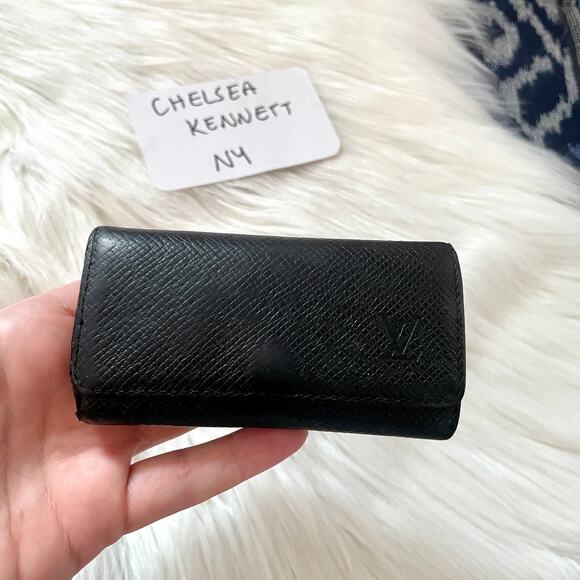 Louis Vuitton 4 Key Holder Chain Taiga Leather - Picture 1 of 9